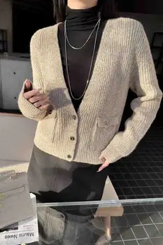 Minimālisma sieviešu trikotāžas jaka, Britu stils, skaists un daudzpusīgs, dubultas kabatas, V-veida kakla long piedurknēm džemperis